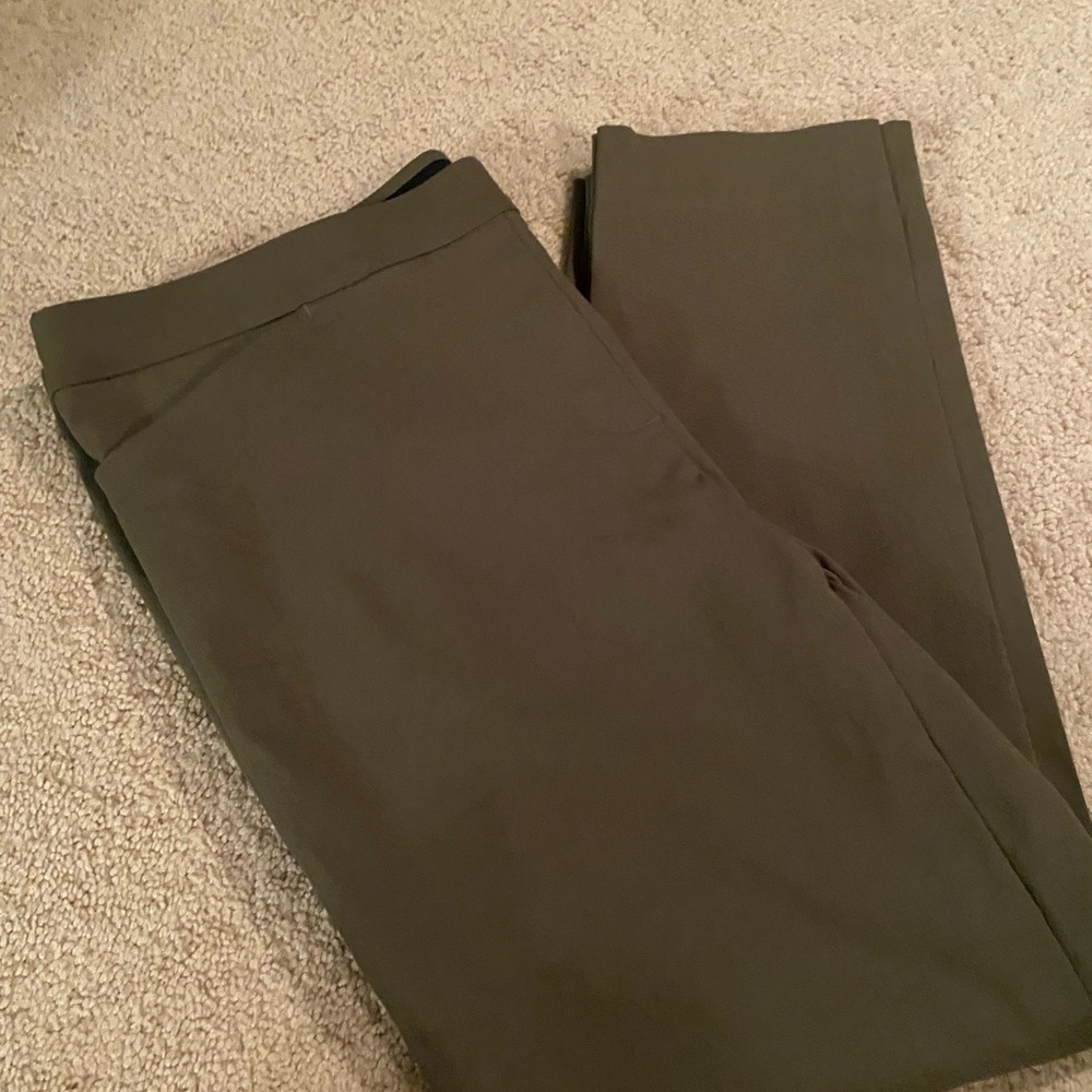 NWOT Liz Claiborne, Emma women's pull-on trousers size 14 Olive color - Picture 2 of 5